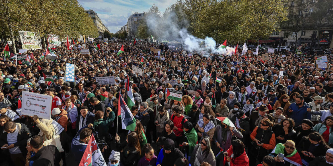 10,000 demonstrate in Paris against Israeli Gaza offensive